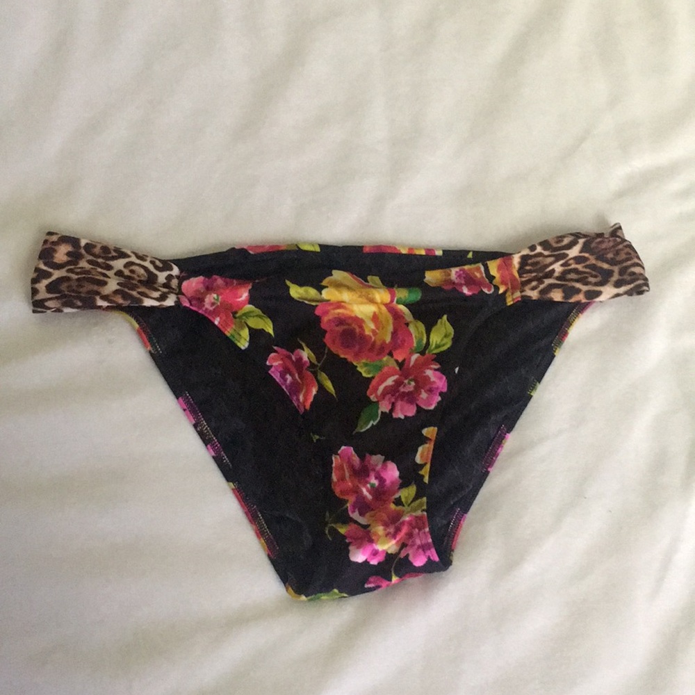 victoria’s secret bikini bottoms